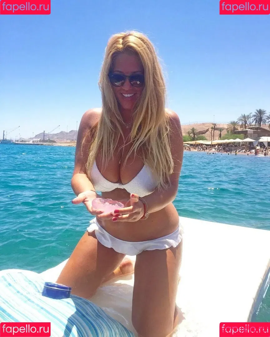 Nicolle A Onlyfans Photo Gallery 