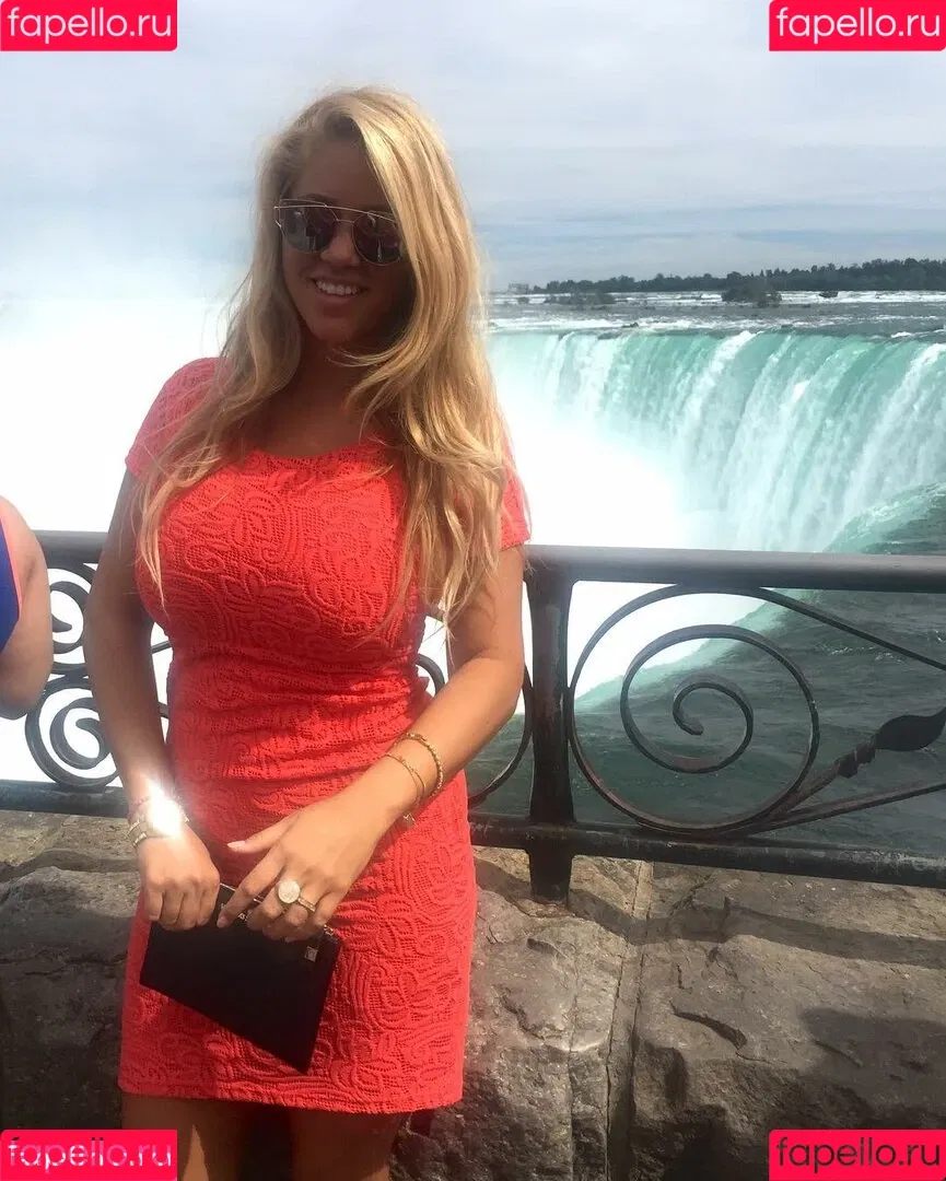 Nicolle A Onlyfans Photo Gallery 