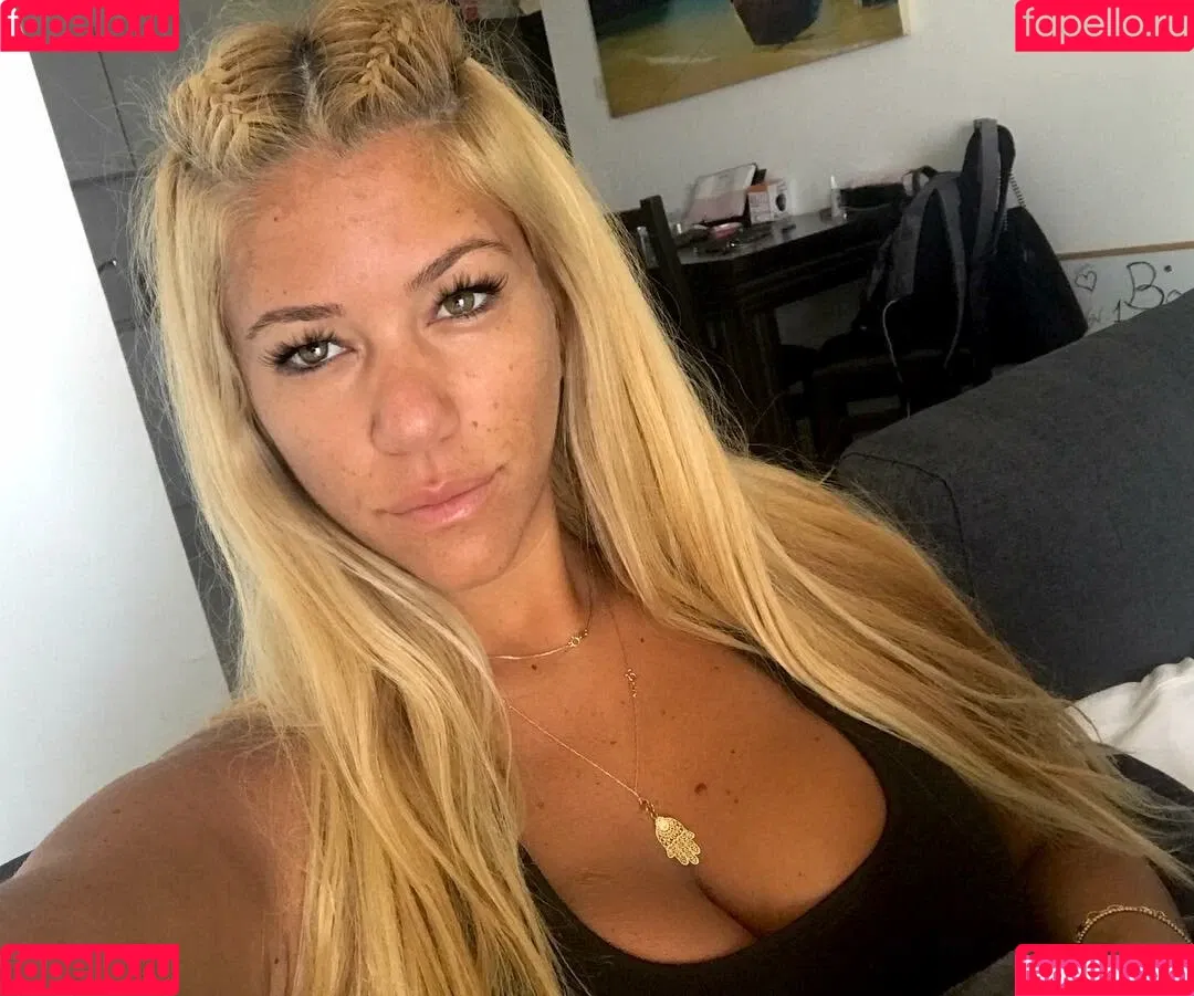 Nicolle A Onlyfans Photo Gallery 