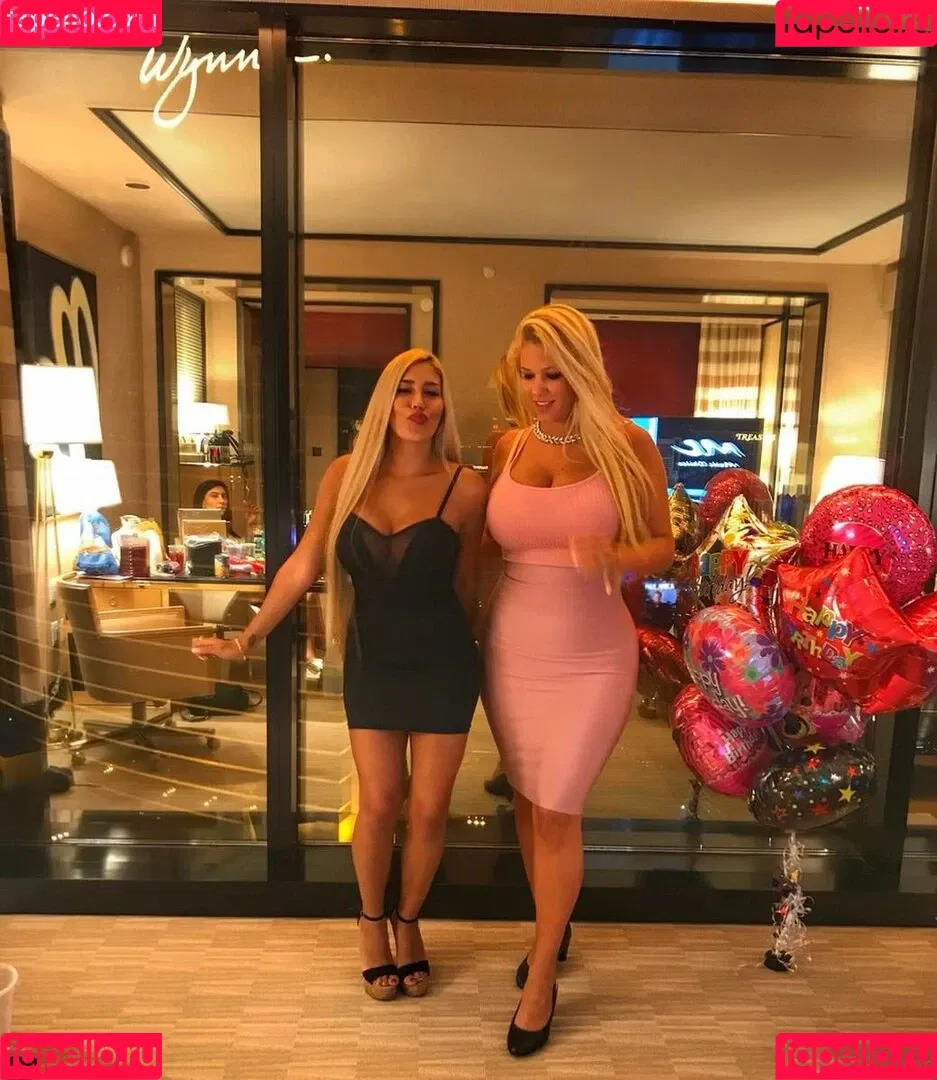Nicolle A Onlyfans Photo Gallery 
