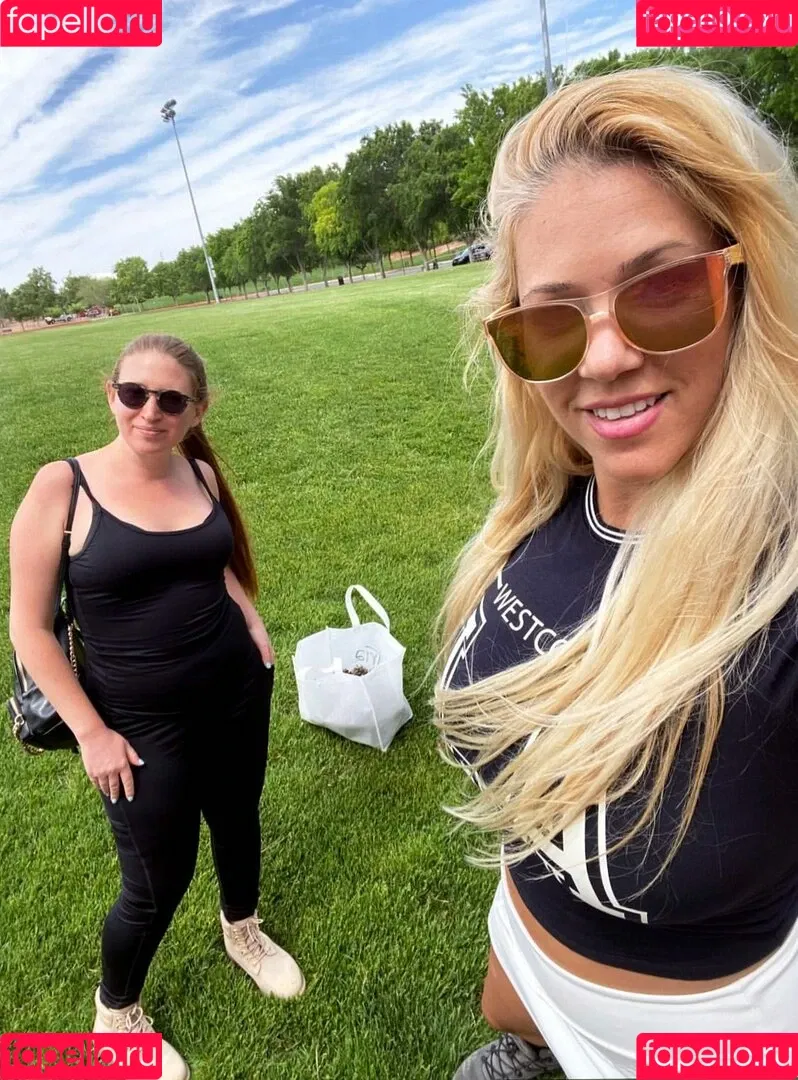 Nicolle A Onlyfans Photo Gallery 