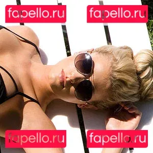 Nicolle A Onlyfans Photo Gallery 