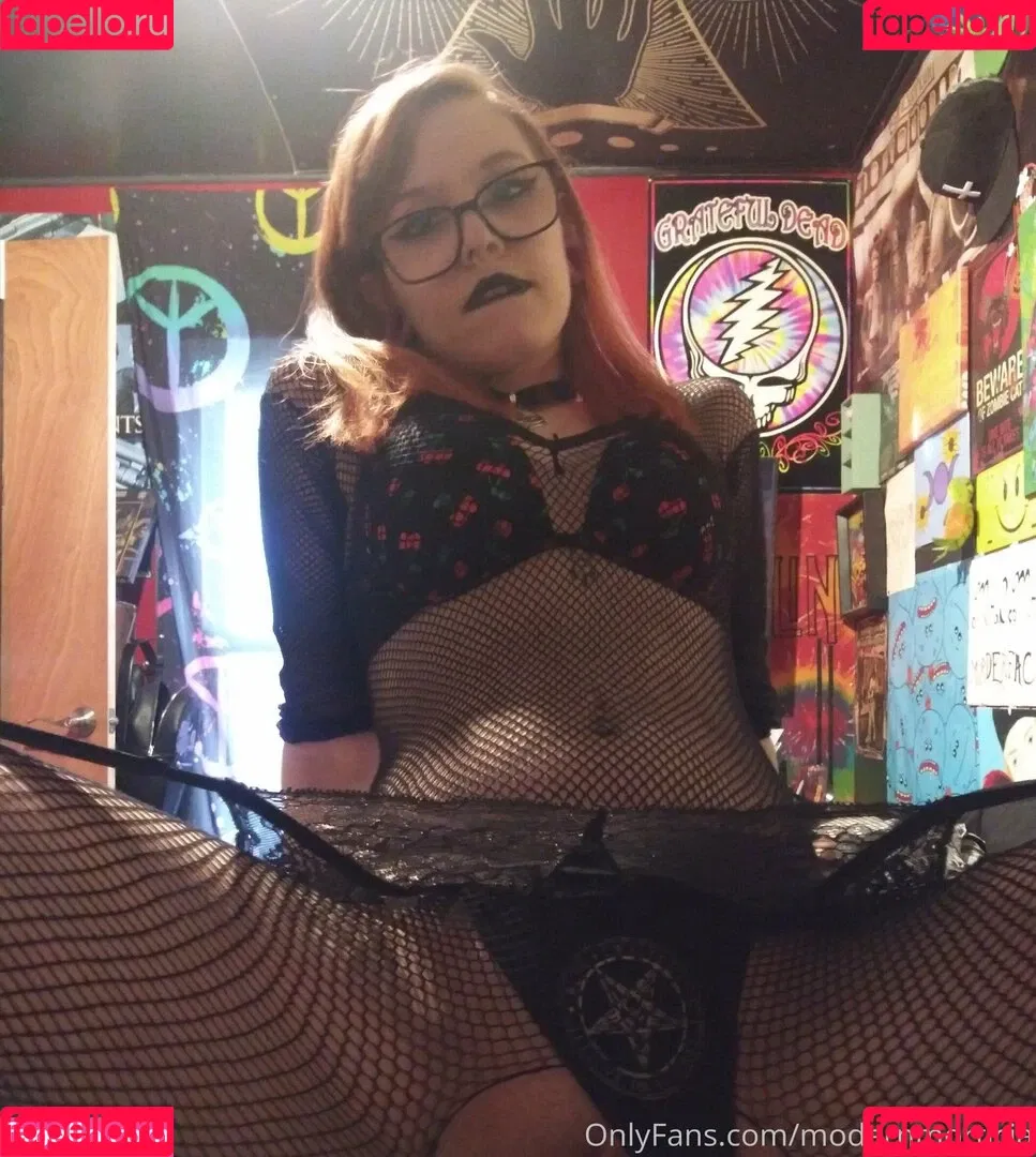 modernmorticia Onlyfans Photo Gallery 