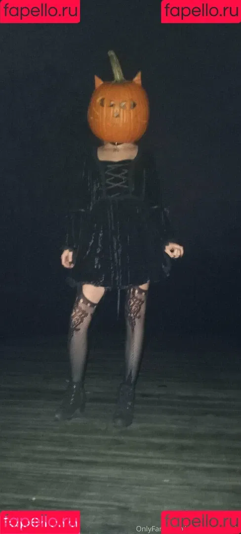 modernmorticia Onlyfans Photo Gallery 