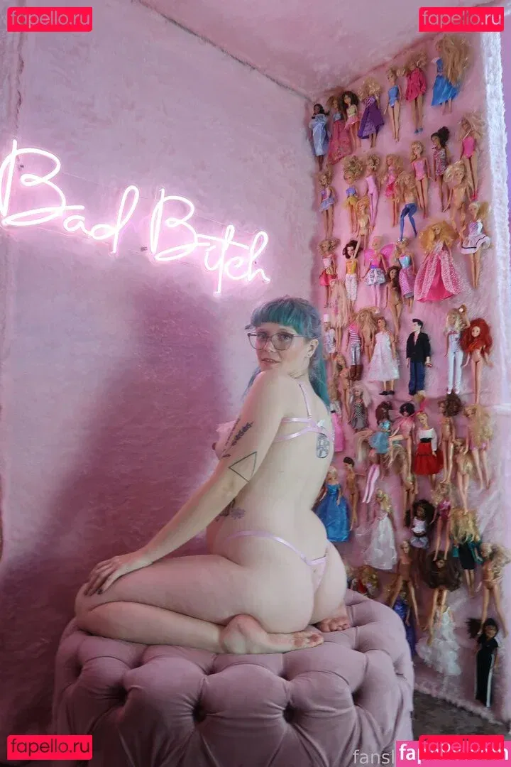 Heidiv Onlyfans Photo Gallery 