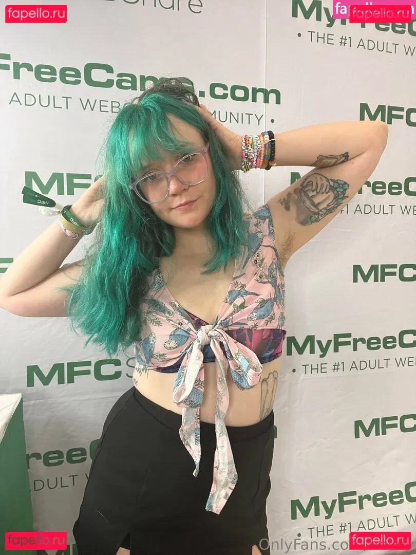 Heidiv Onlyfans Photo Gallery 