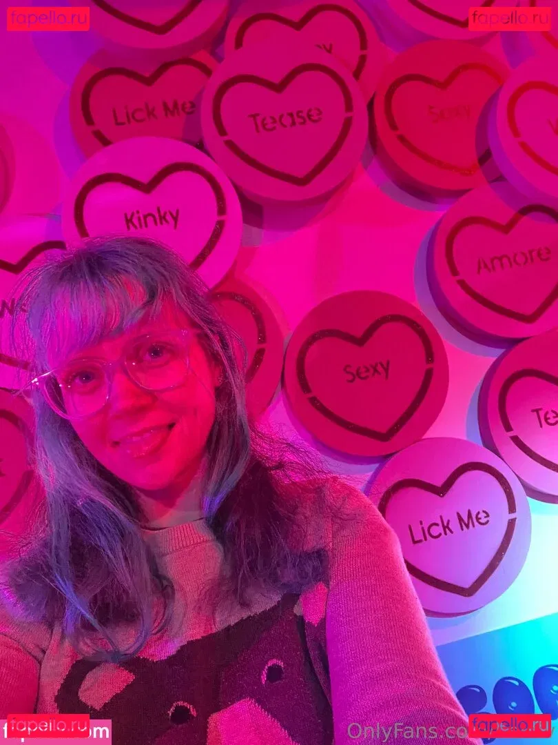 Heidiv Onlyfans Photo Gallery 