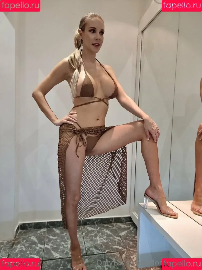 Florane Russell Onlyfans Photo Gallery 