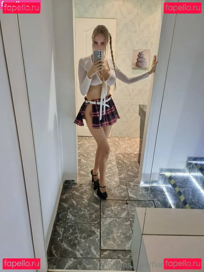 Florane Russell Onlyfans Photo Gallery 