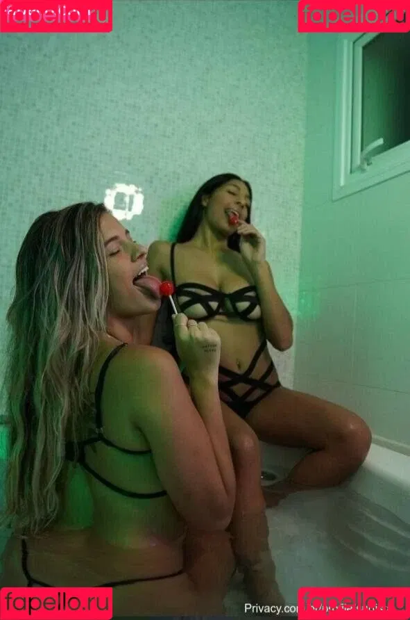 aSurfista Onlyfans Photo Gallery 