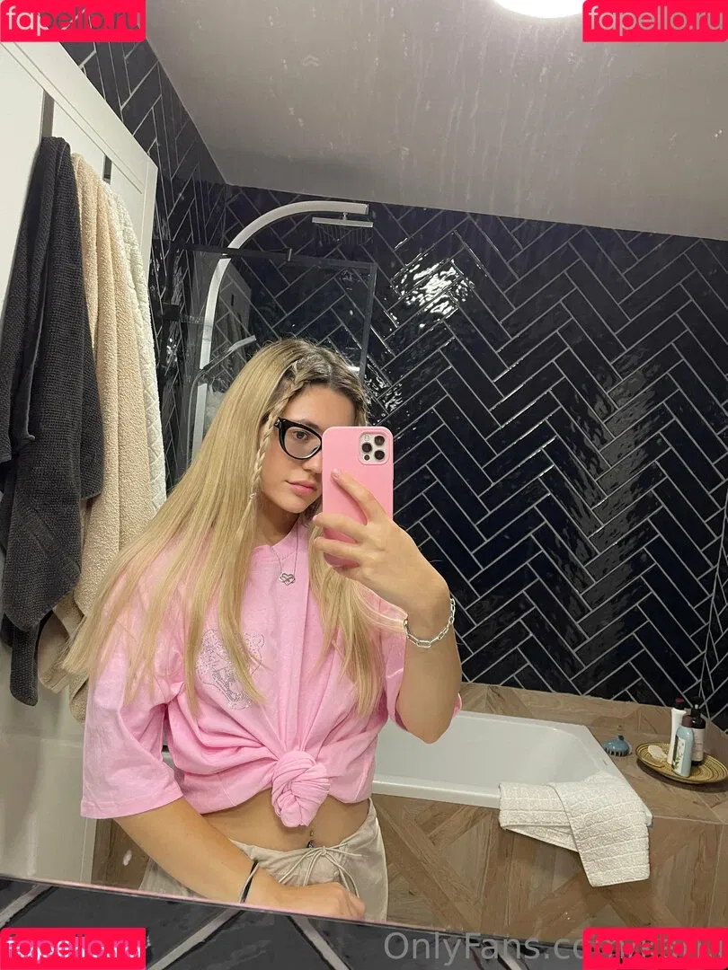 Kari.i Onlyfans Photo Gallery 