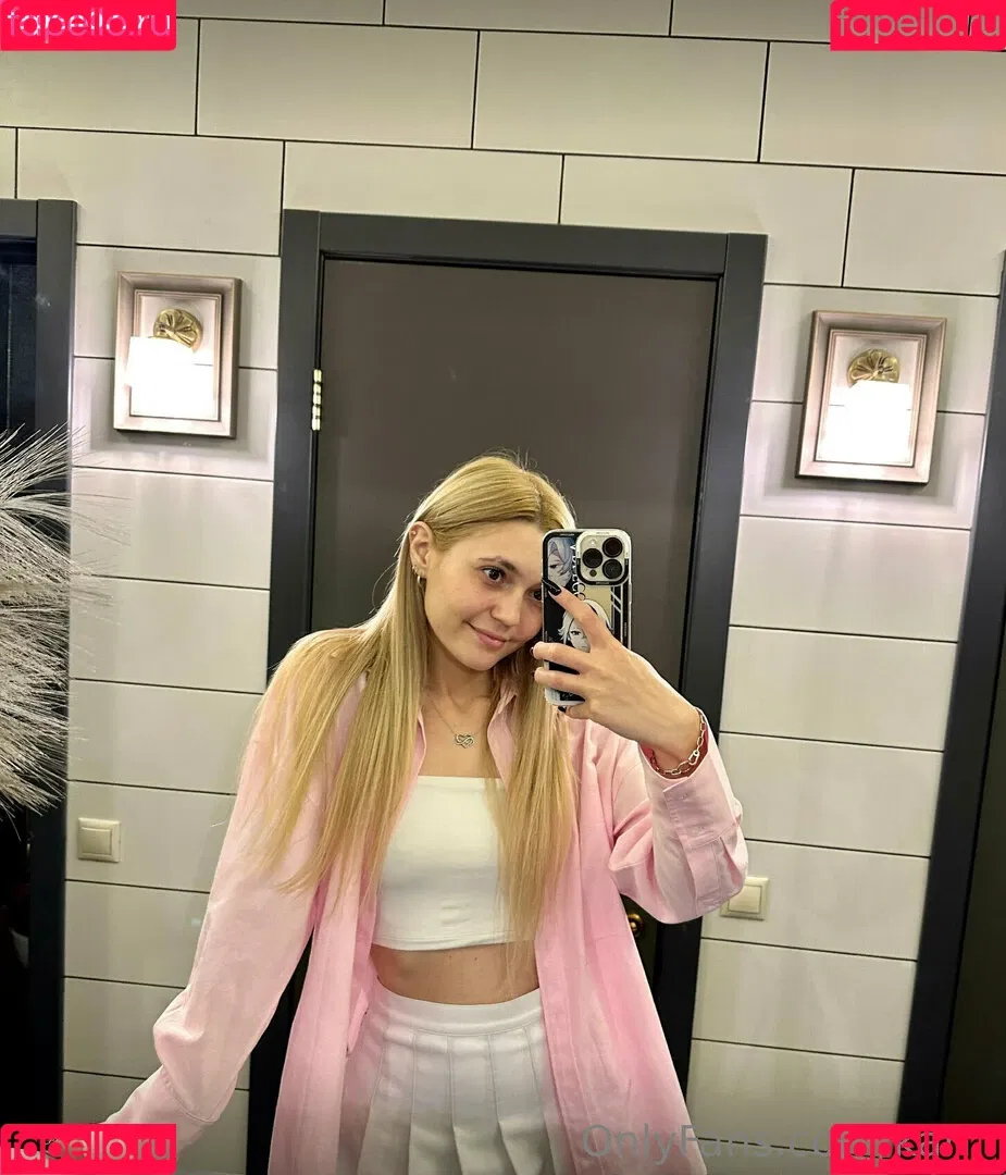 Kari.i Onlyfans Photo Gallery 