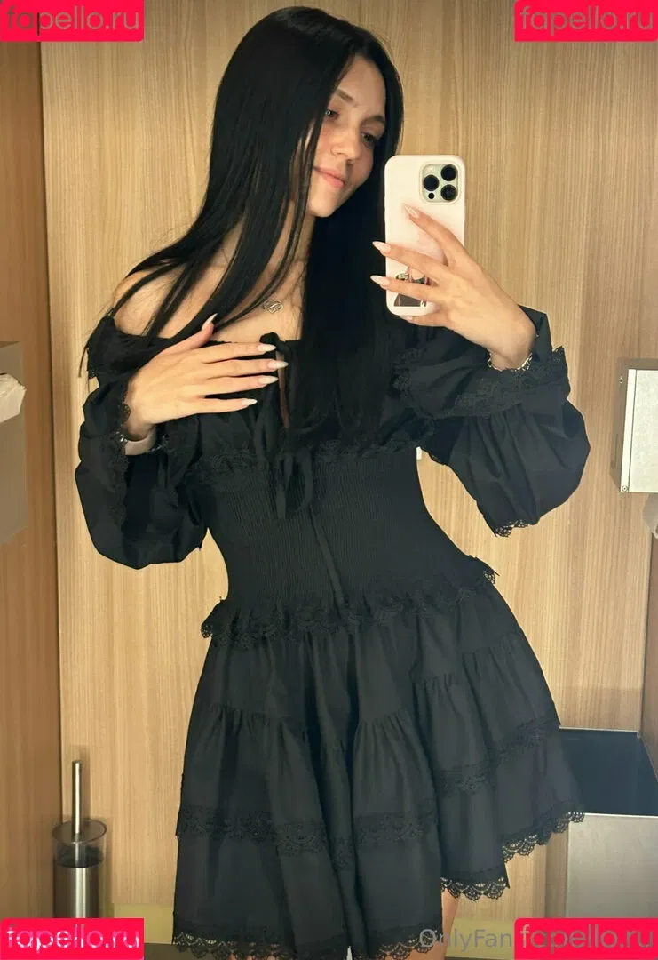 Kari.i Onlyfans Photo Gallery 