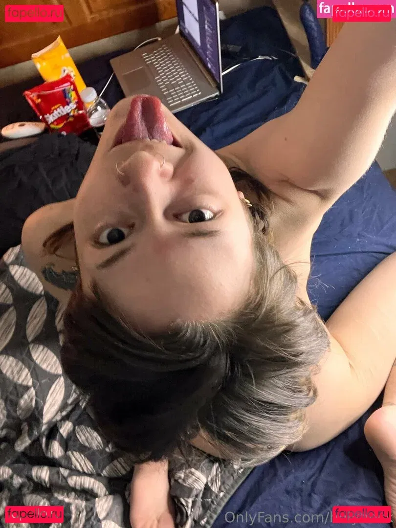 holyheck Onlyfans Photo Gallery 