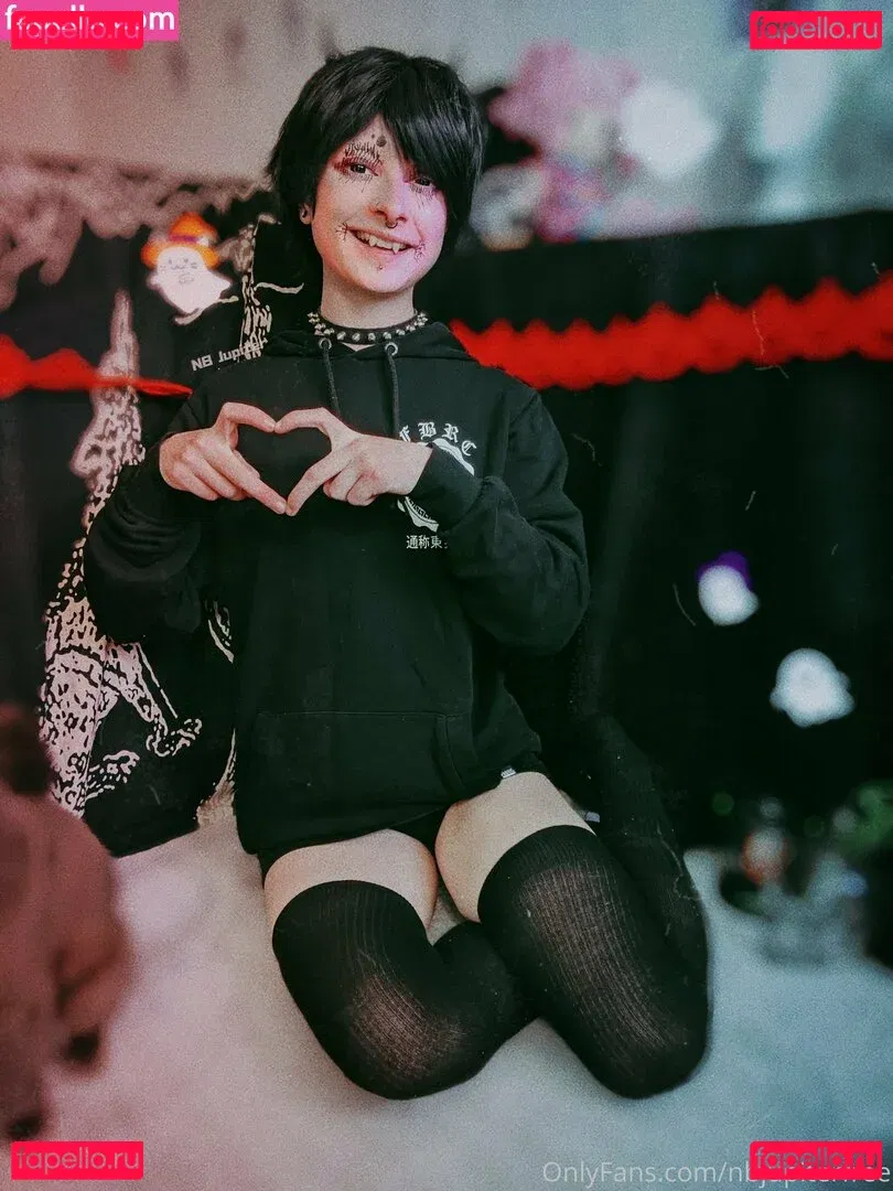 enbyjupiterfree Onlyfans Photo Gallery 