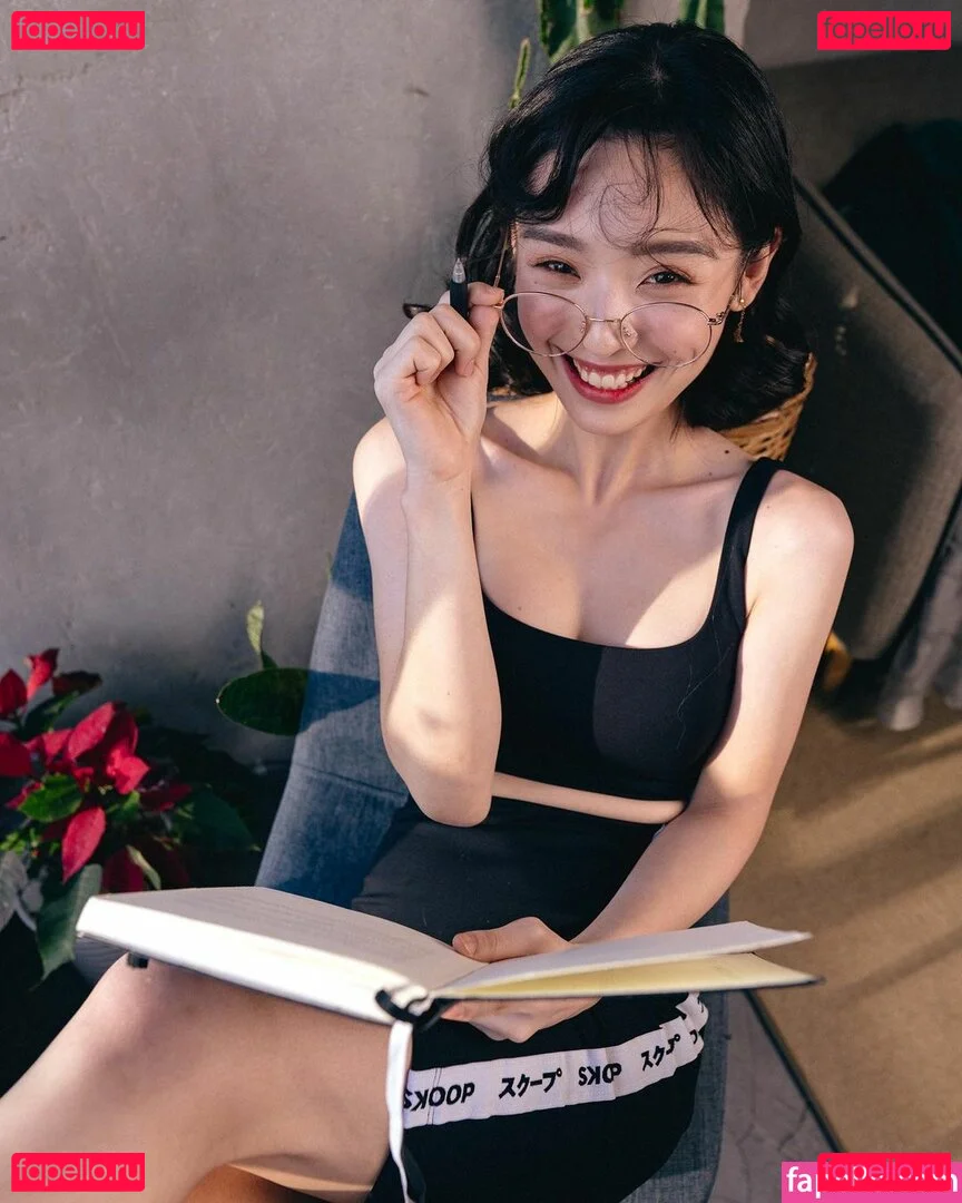 Nayoung Kim Onlyfans Photo Gallery 