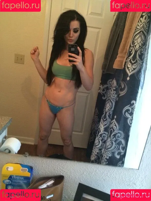 Saraya Onlyfans Photo Gallery 