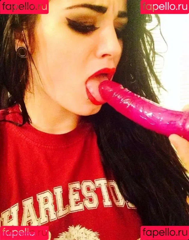 Saraya Onlyfans Photo Gallery 