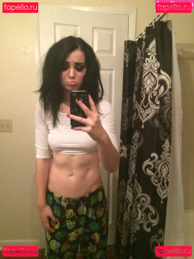 Saraya Onlyfans Photo Gallery 