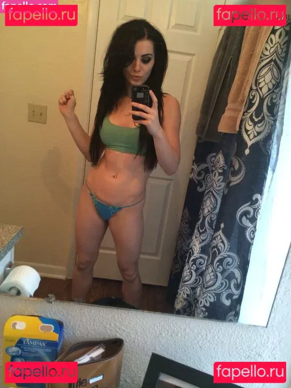 Saraya Onlyfans Photo Gallery 