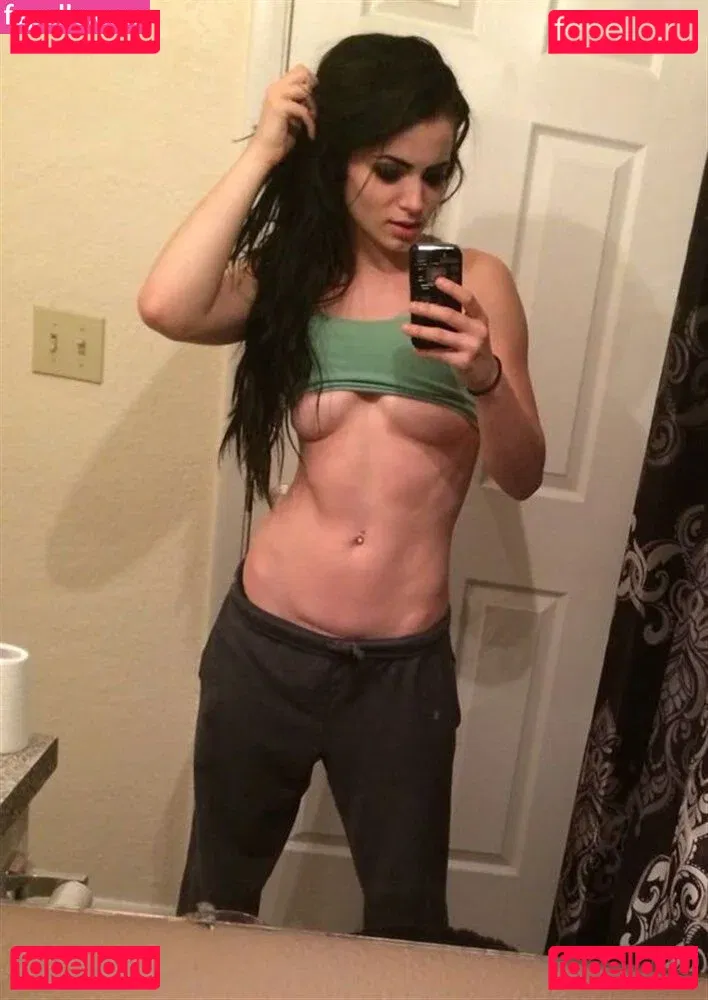 Saraya Onlyfans Photo Gallery 