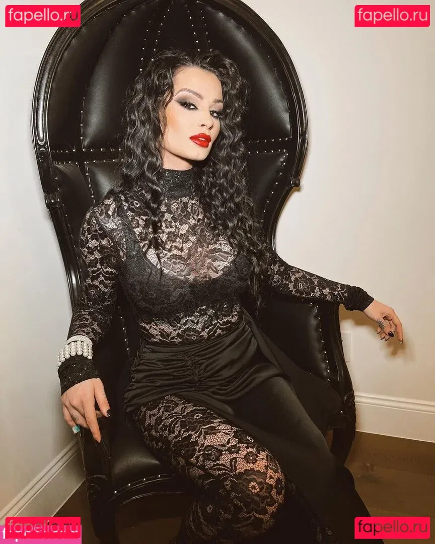 Saraya Onlyfans Photo Gallery 