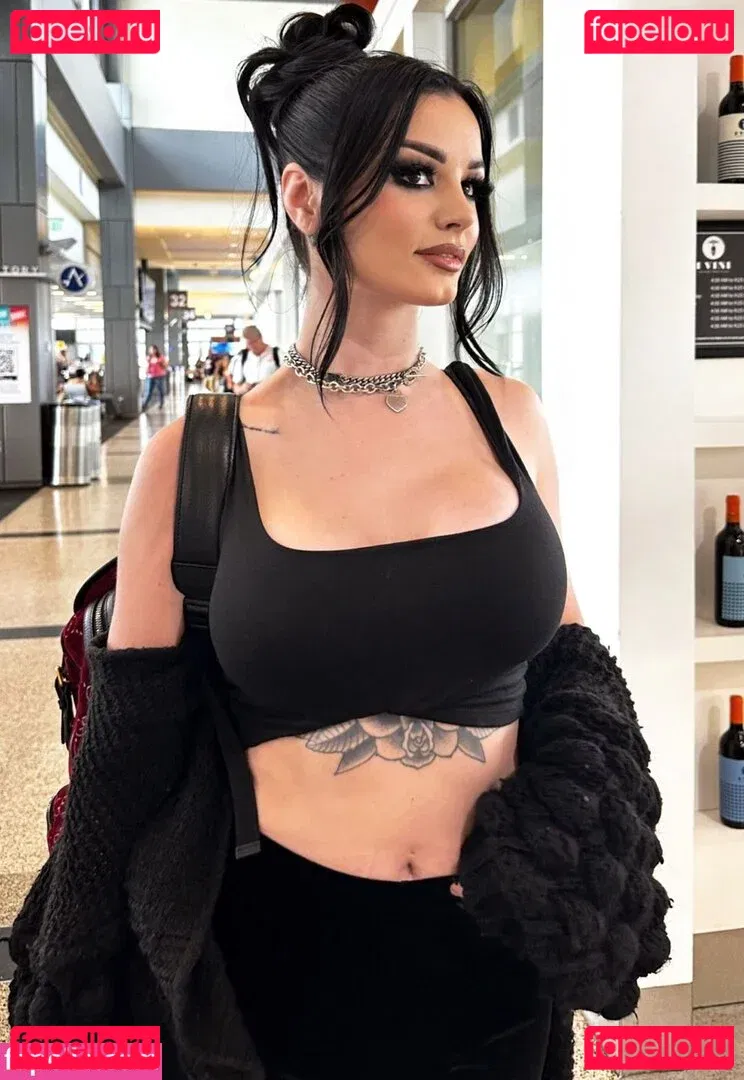 Saraya Onlyfans Photo Gallery 