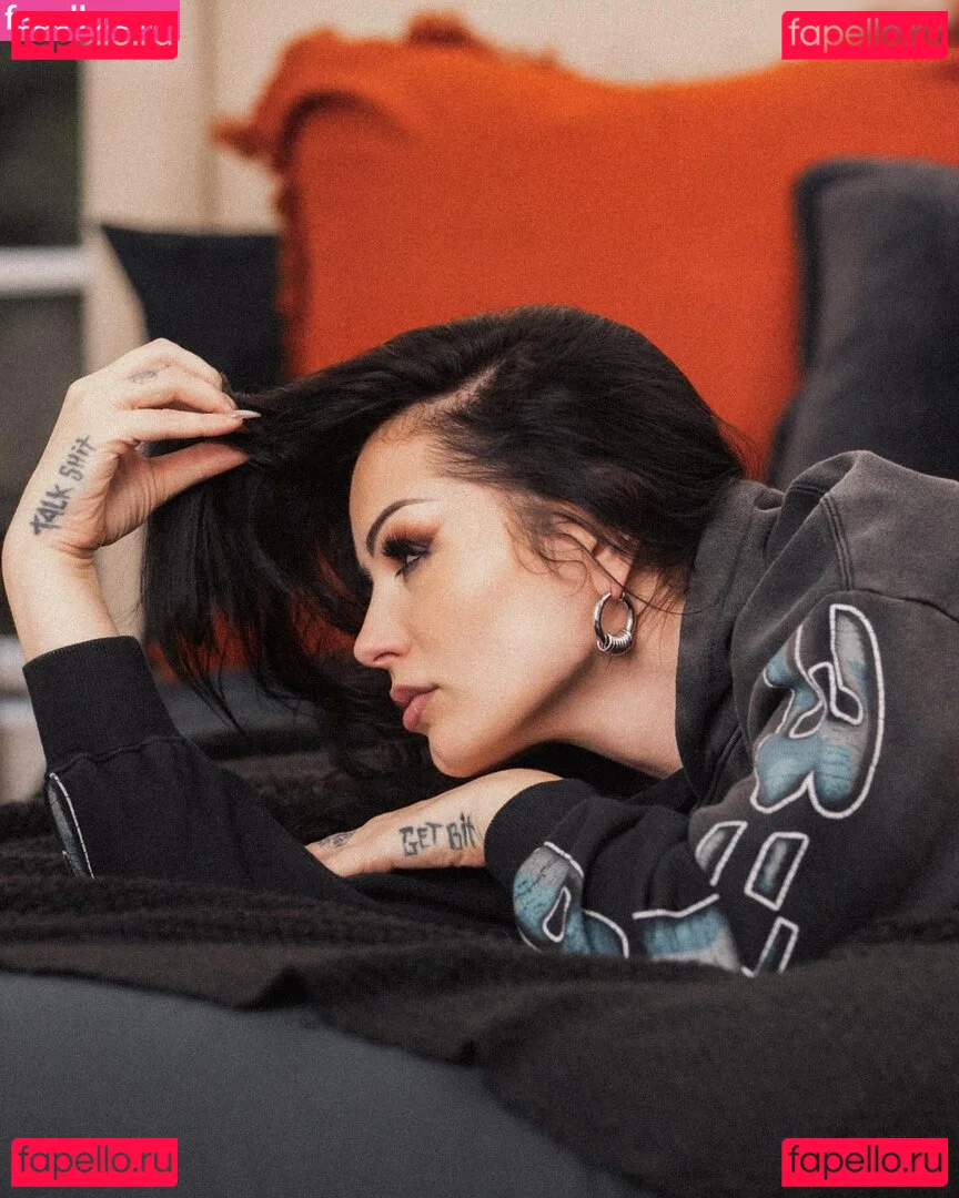 Saraya Onlyfans Photo Gallery 