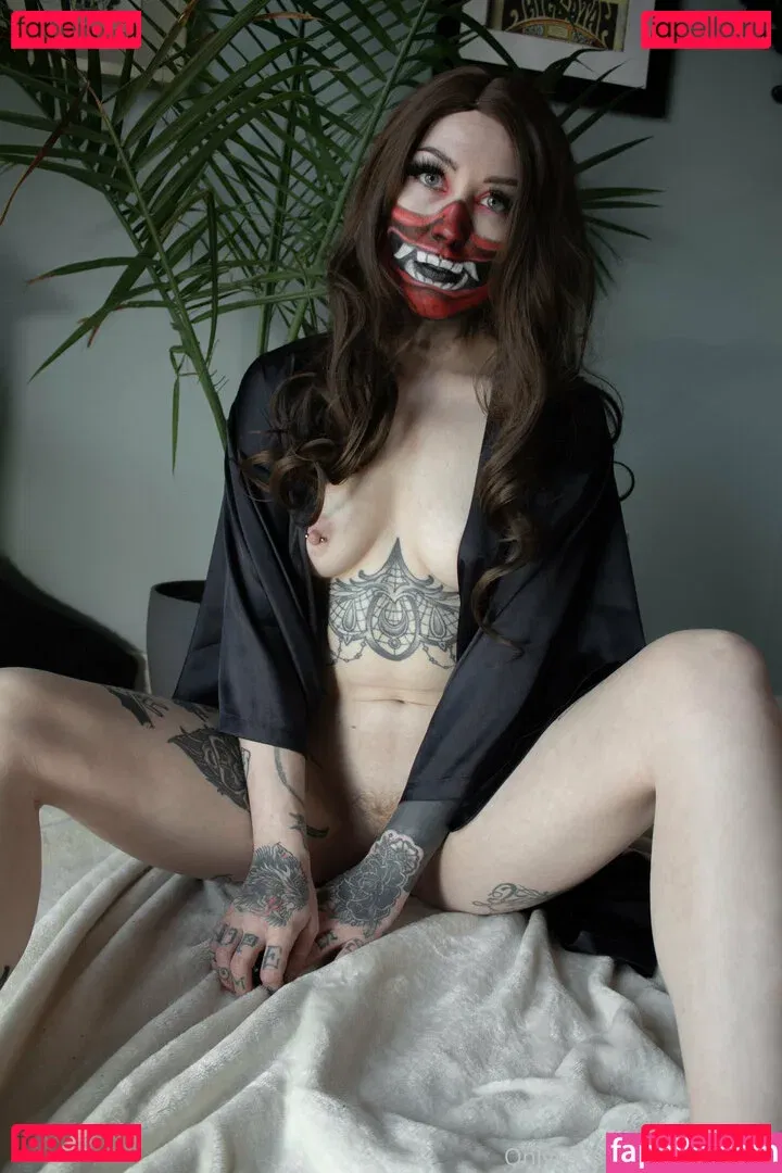 helloyelow Onlyfans Photo Gallery 