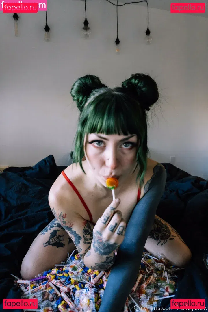 helloyelow Onlyfans Photo Gallery 