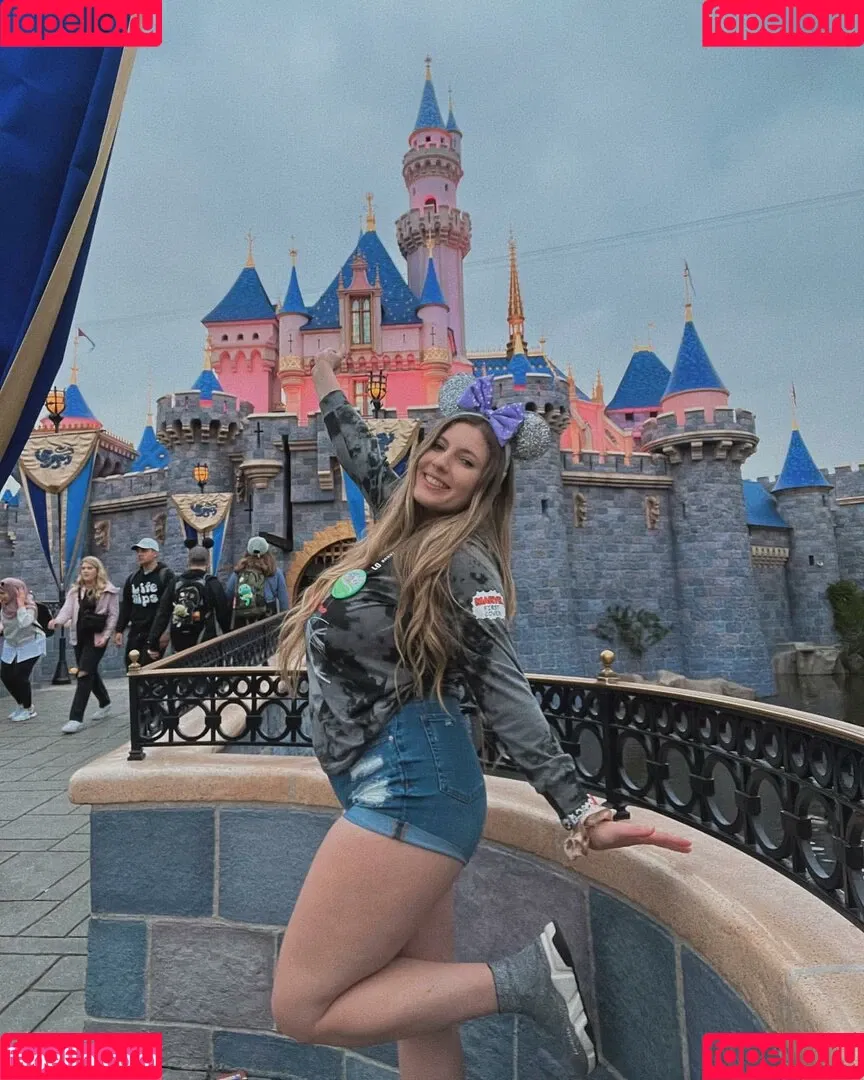 Therese Ferral Onlyfans Photo Gallery 