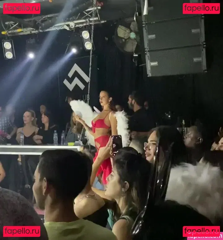 Shira Mosi Onlyfans Photo Gallery 