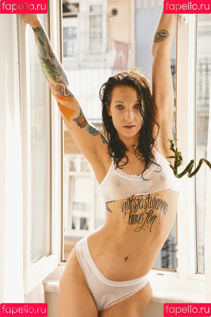 Zeynep Renda Onlyfans Photo Gallery 