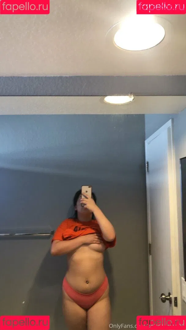 asianbbygirl18 Onlyfans Photo Gallery 
