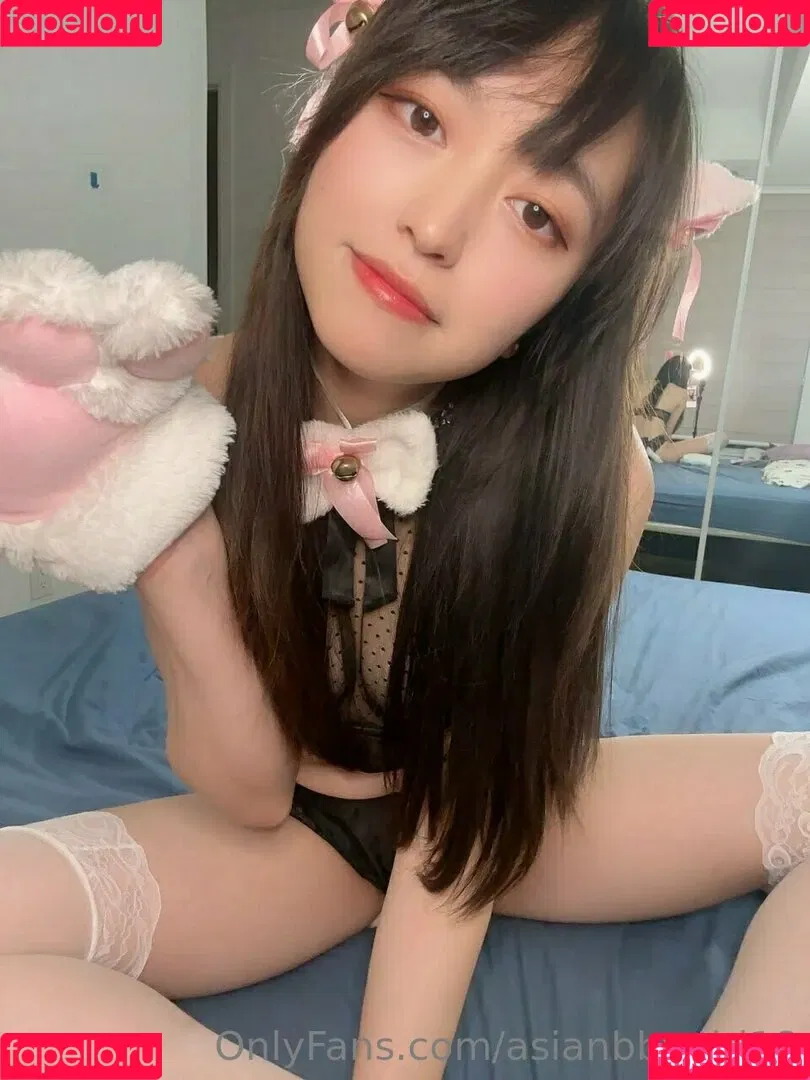asianbbygirl18 Onlyfans Photo Gallery 