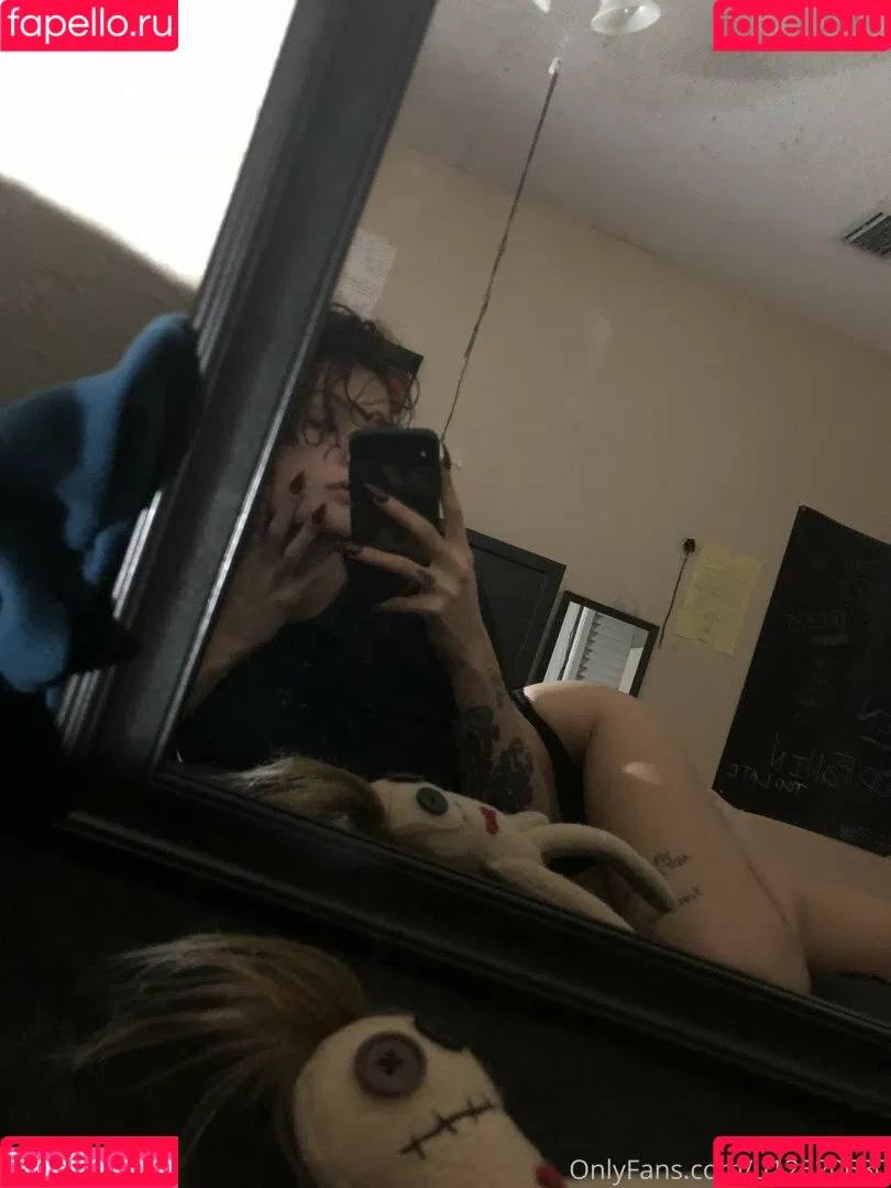 valeriedied Onlyfans Photo Gallery 