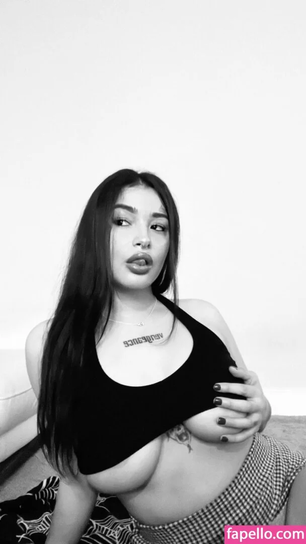 valeriedied Onlyfans Photo Gallery 