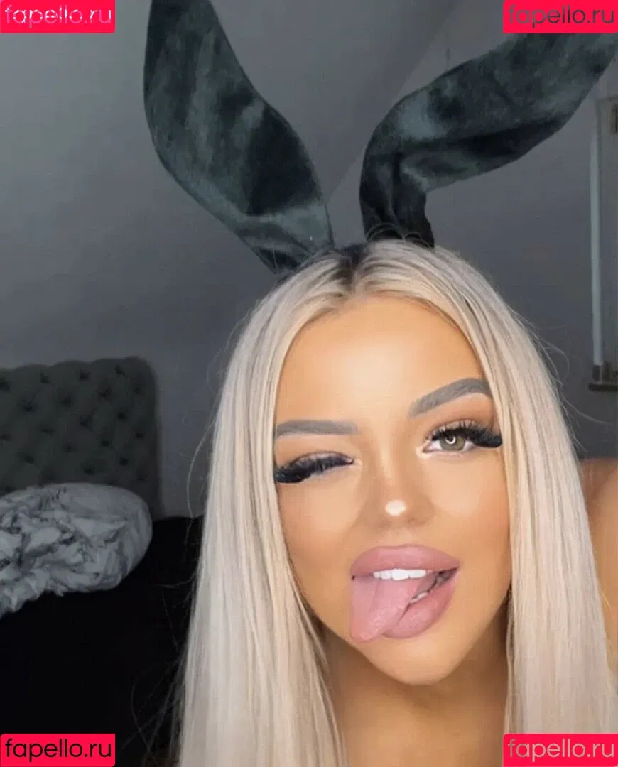 Sina.grd Onlyfans Photo Gallery 