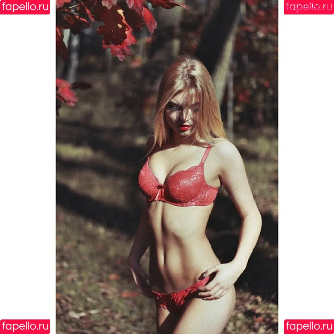 Sara Ladach Onlyfans Photo Gallery 