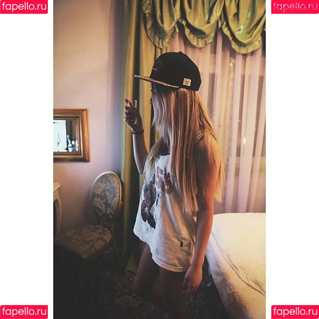 Sara Ladach Onlyfans Photo Gallery 