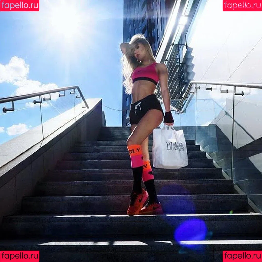 Sara Ladach Onlyfans Photo Gallery 
