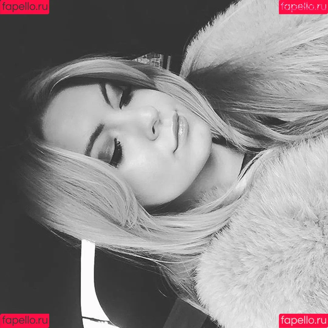Sara Ladach Onlyfans Photo Gallery 