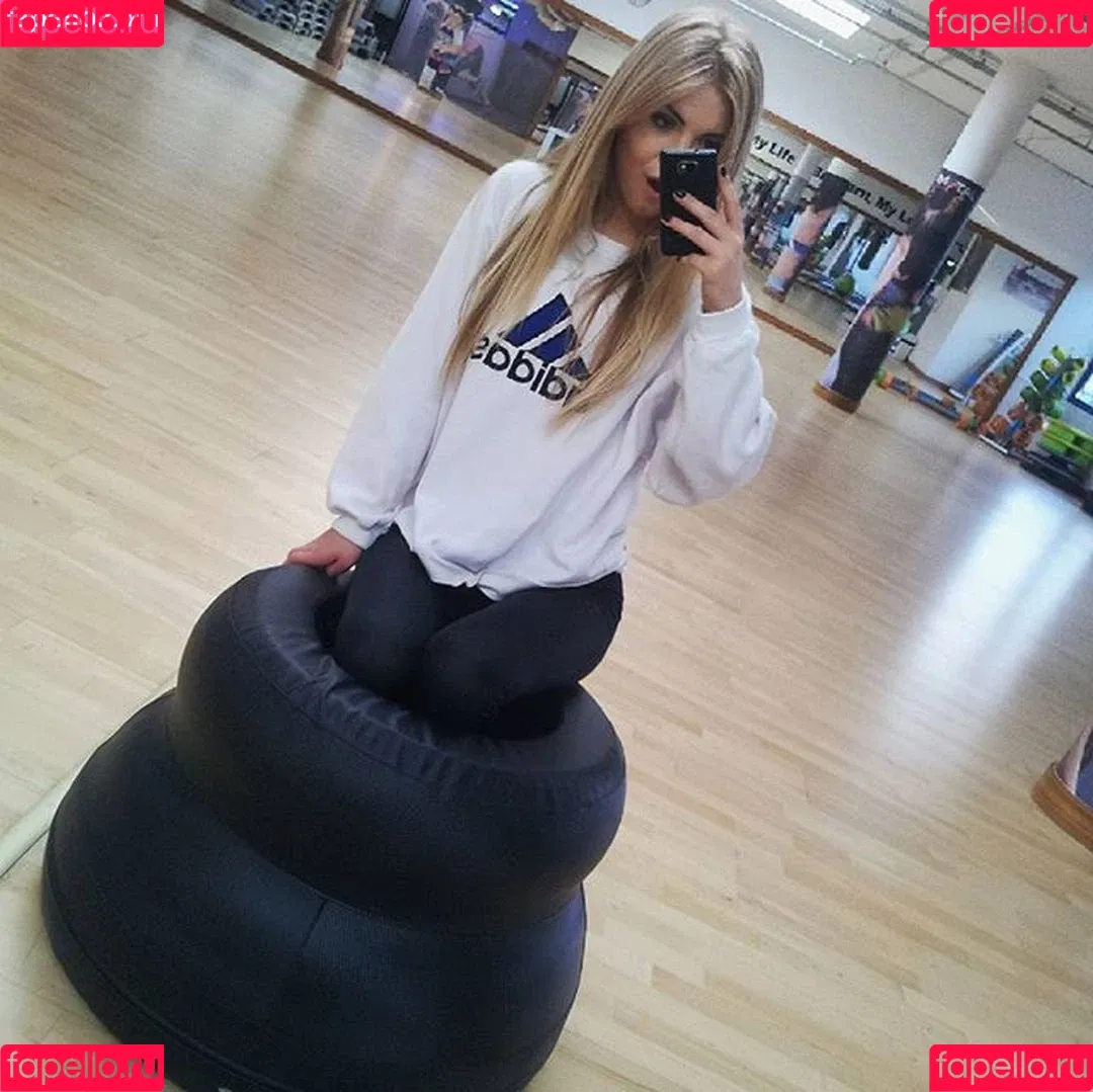 Sara Ladach Onlyfans Photo Gallery 