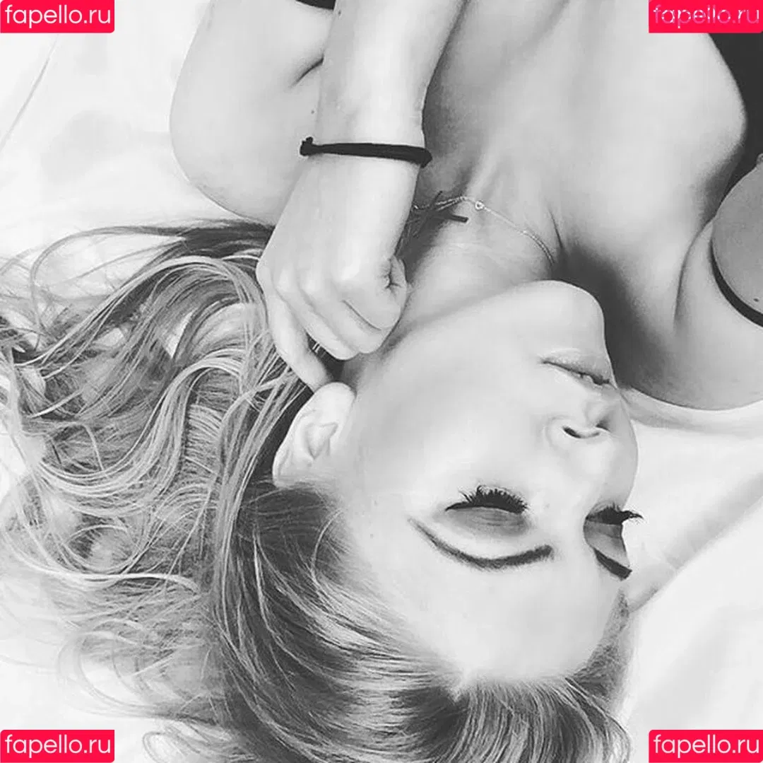 Sara Ladach Onlyfans Photo Gallery 