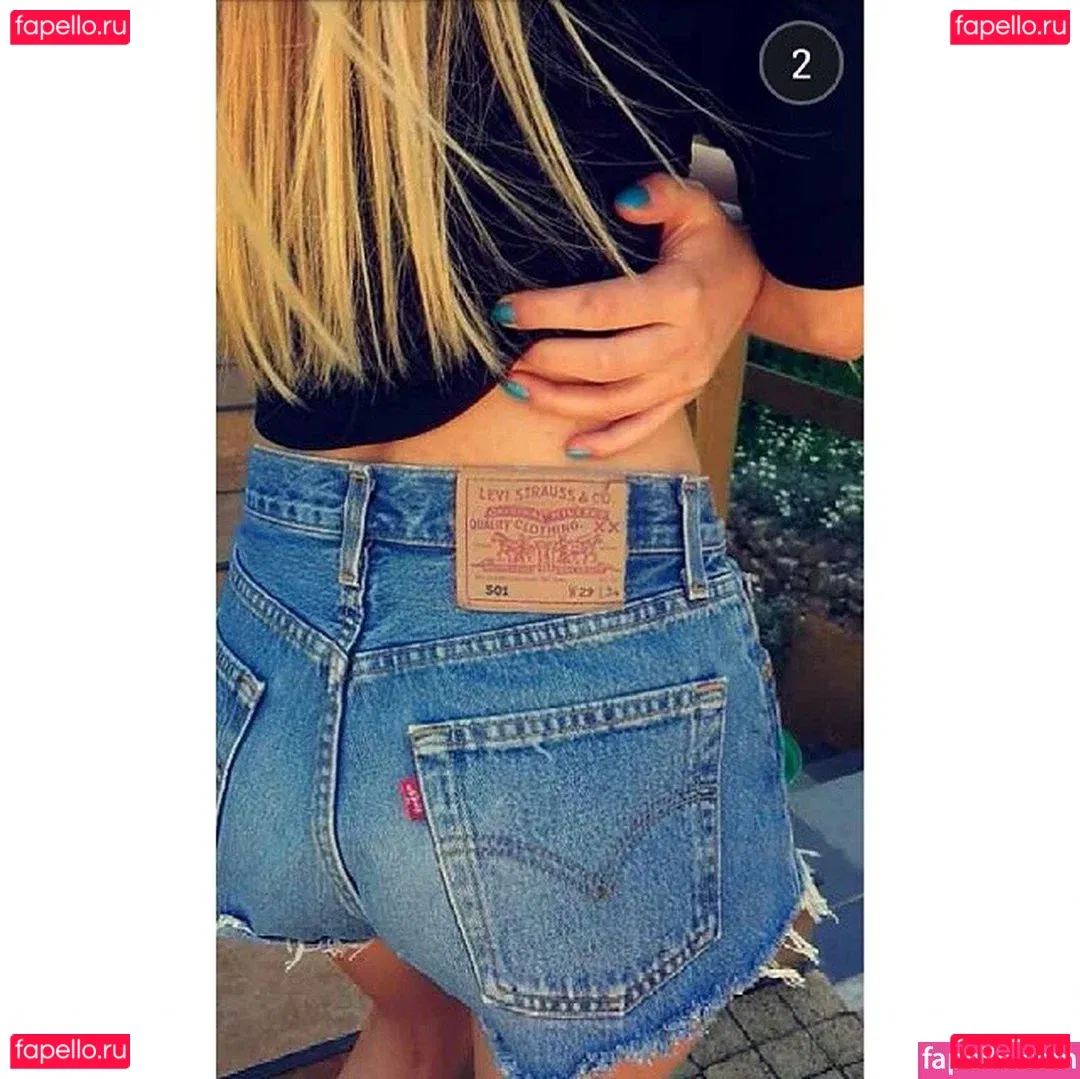 Sara Ladach Onlyfans Photo Gallery 