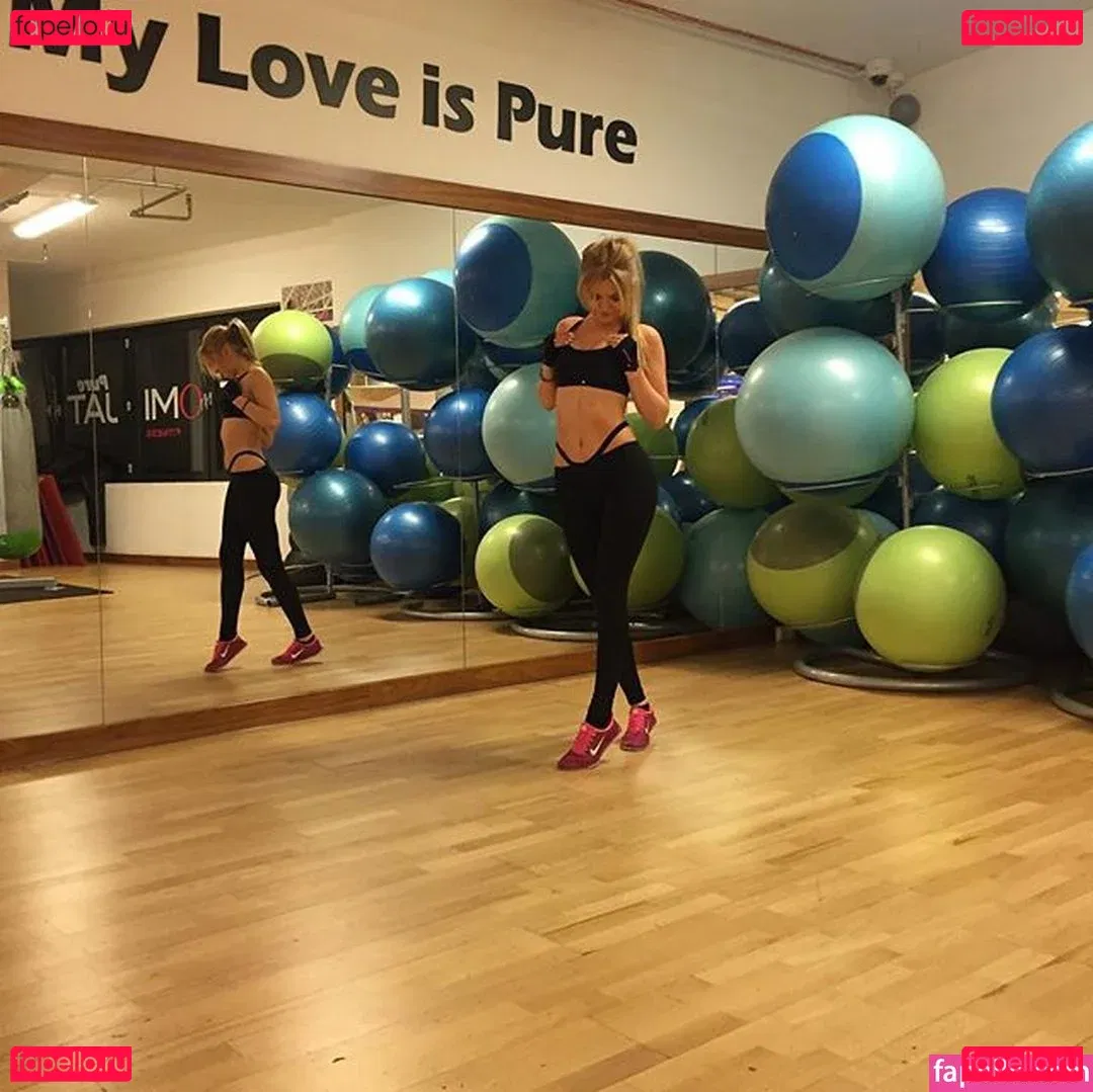 Sara Ladach Onlyfans Photo Gallery 