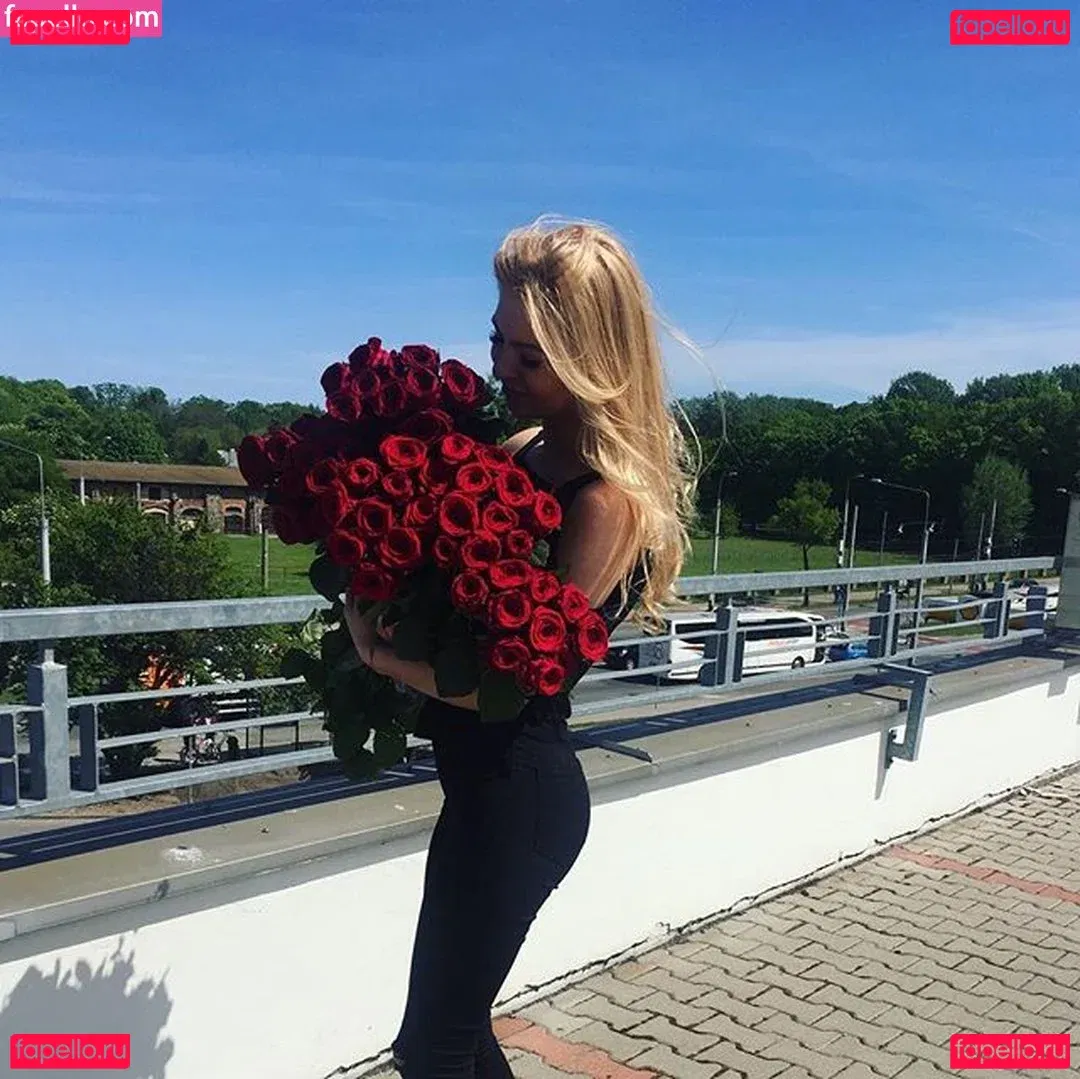 Sara Ladach Onlyfans Photo Gallery 