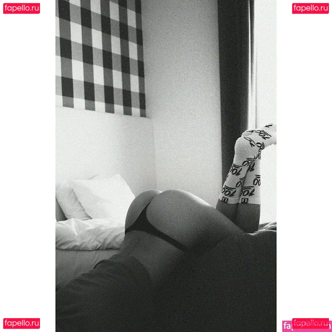 Sara Ladach Onlyfans Photo Gallery 