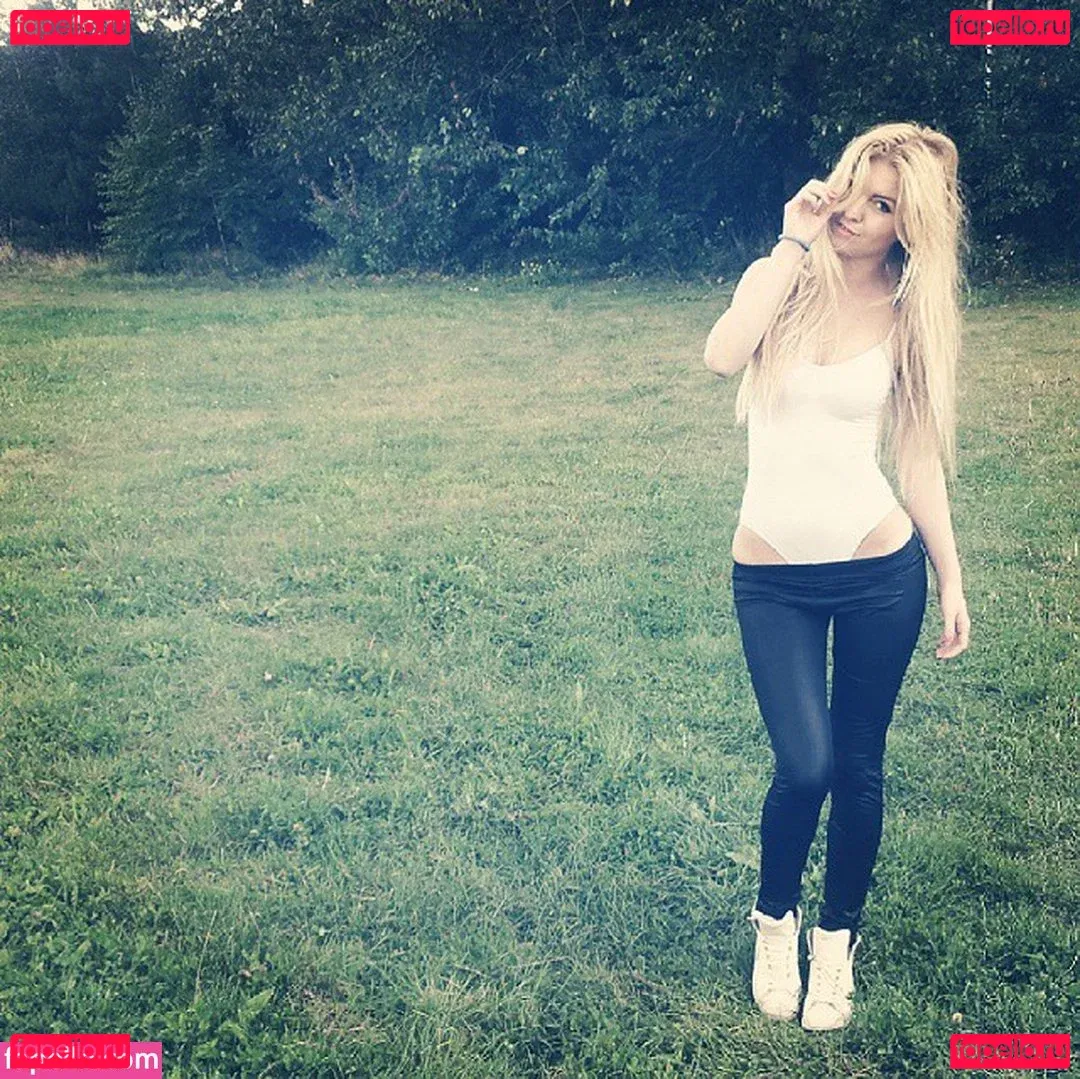 Sara Ladach Onlyfans Photo Gallery 