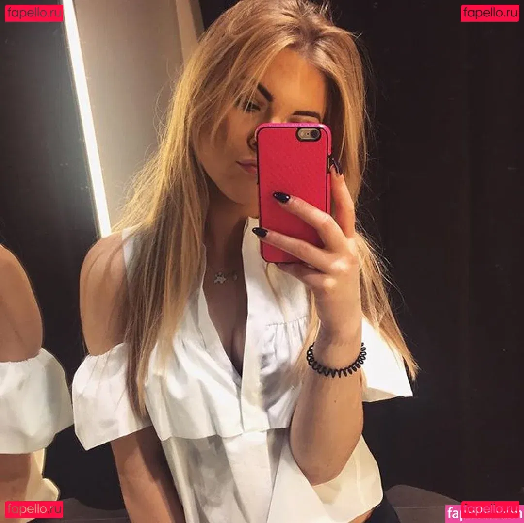 Sara Ladach Onlyfans Photo Gallery 